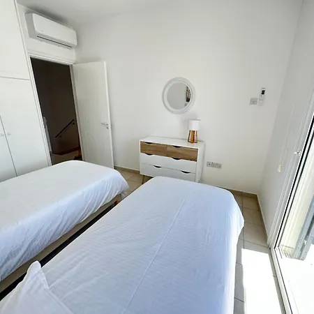 Διαμέρισμα Two Bedroom Marsefino Amazing Townhouse-apartment Πάφος